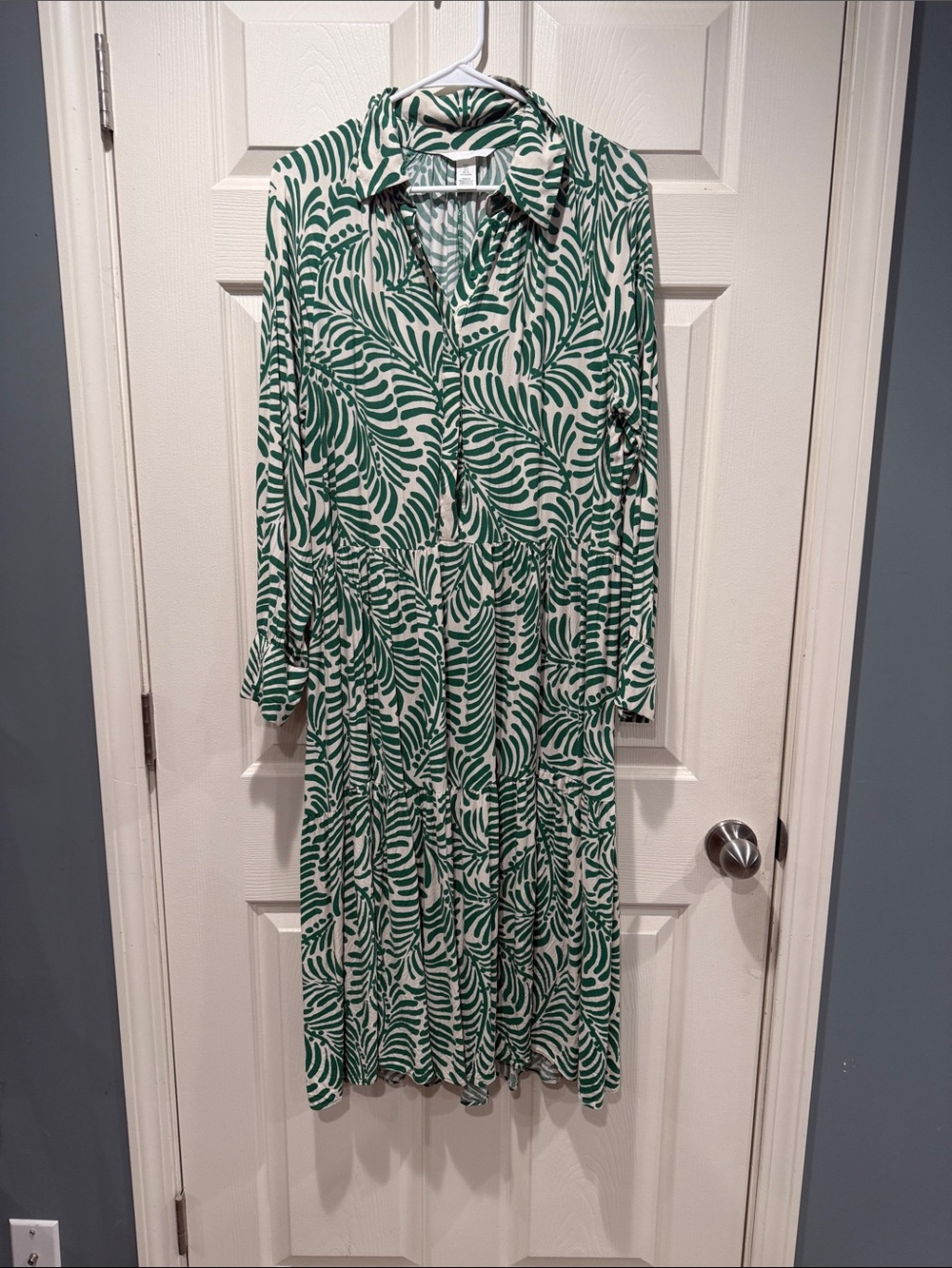 Women’s Green Leaf-Print Button-Front Midi Dress